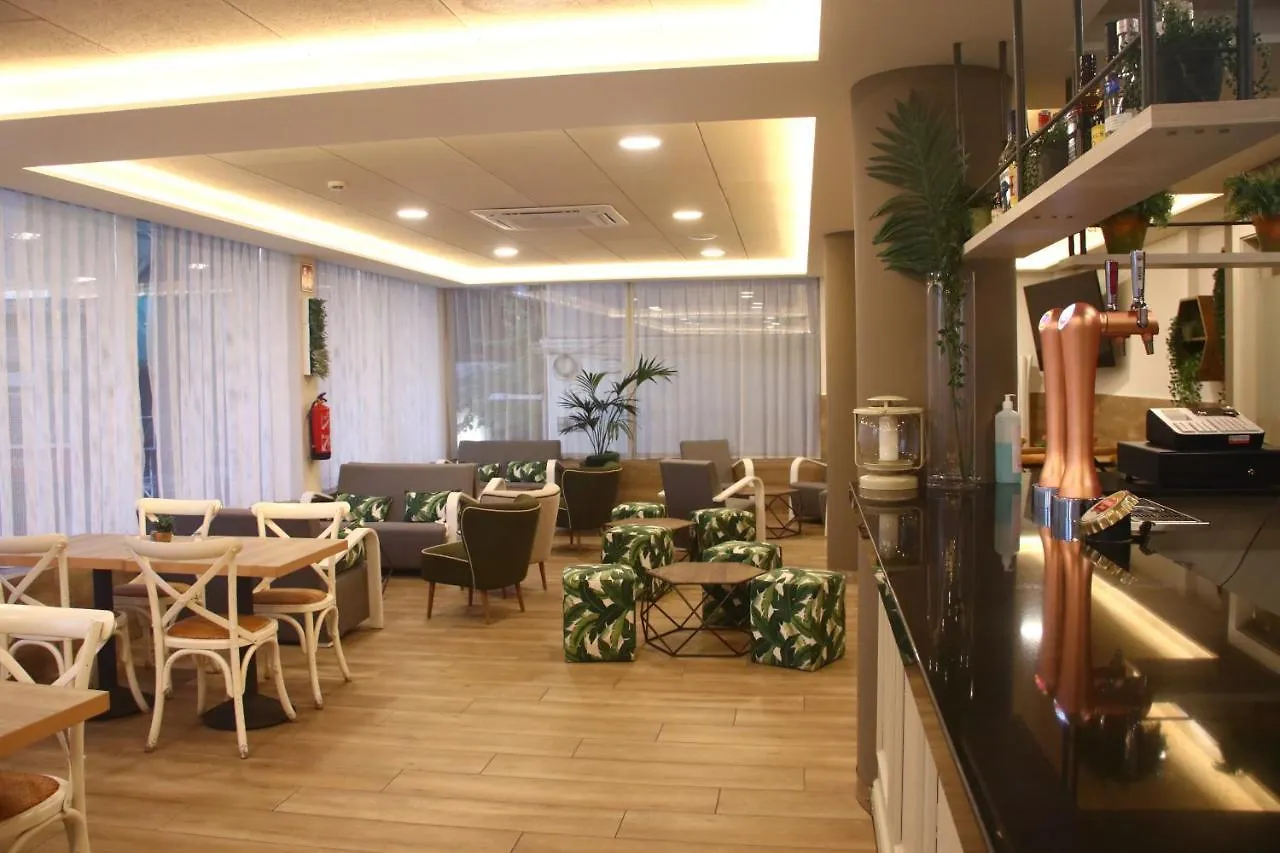 Hotel Metropol 4 Superior Lloret de Mar 4*,